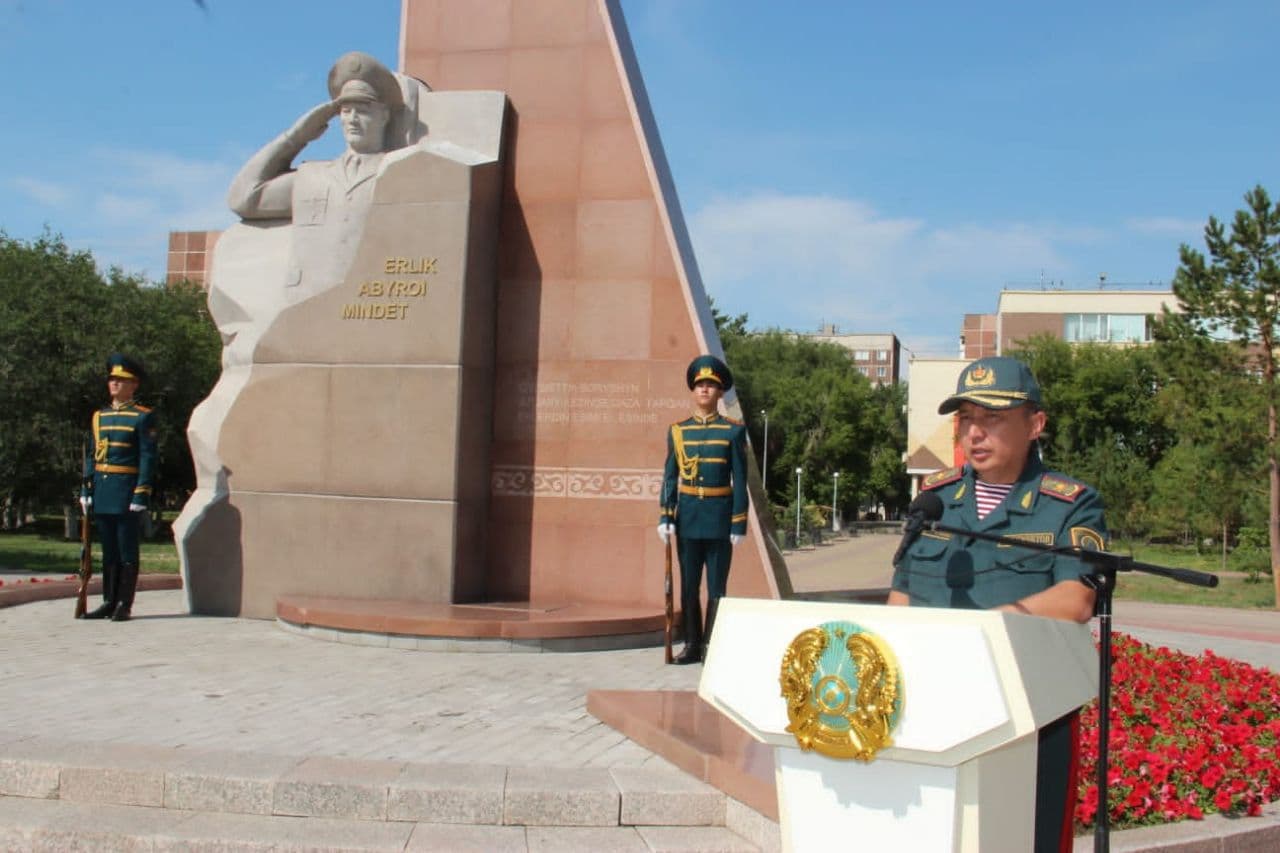 Памятник погибшим полицейским, Павлодар